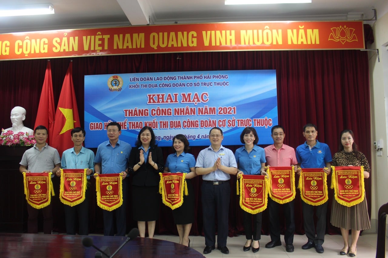 Khối công đoàn cơ sở trực thuộc tổ chức Khai mạc Tháng Công nhân năm 2021